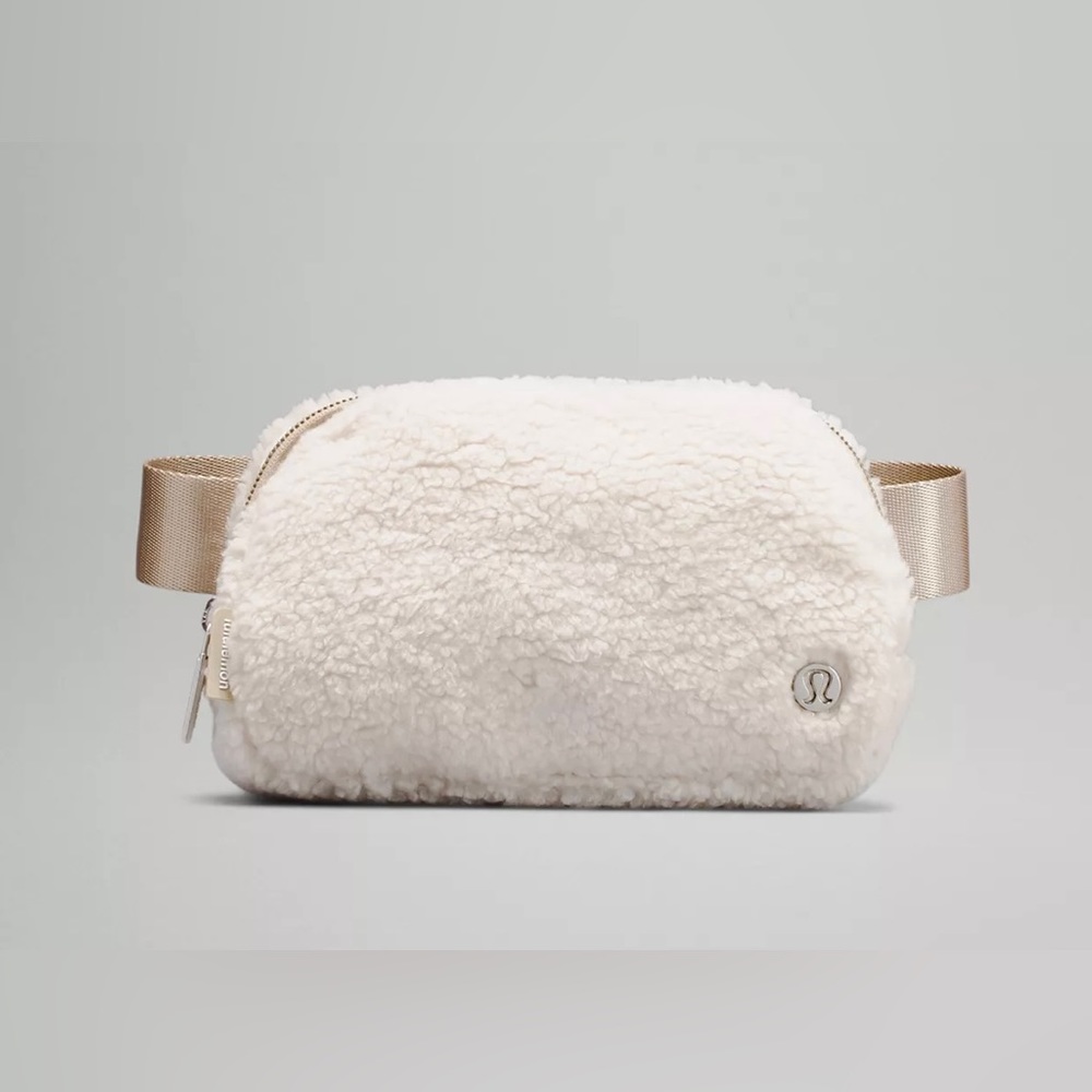 Lululemon Everywhere Belt Bag Fleece 1 Lt Natural Ivory/Trench